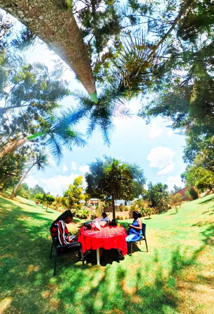 Riverside Resort Hotel Kabale Extérieur photo