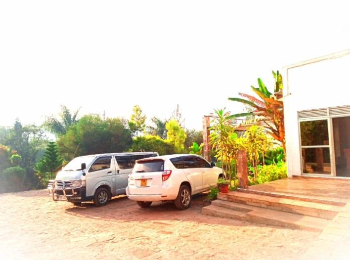 Riverside Resort Hotel Kabale Extérieur photo