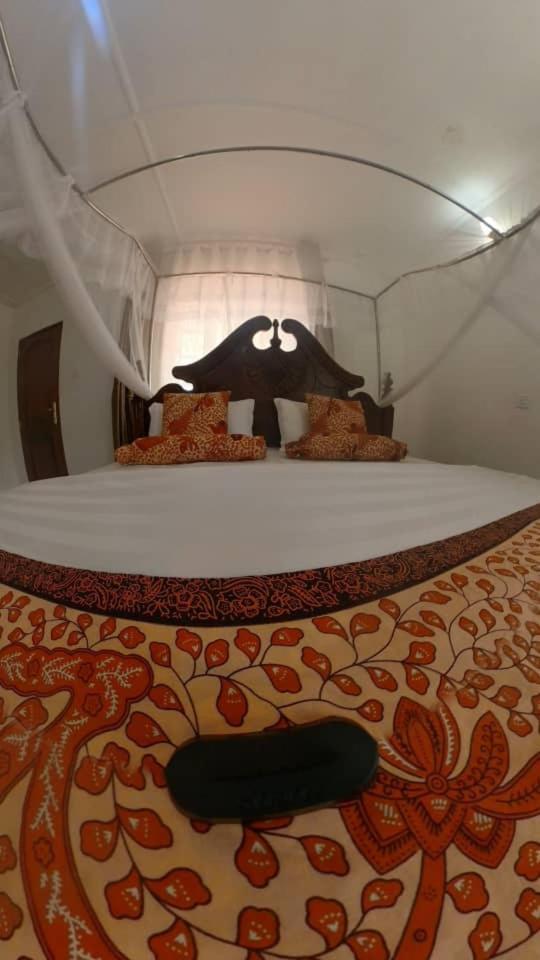 Riverside Resort Hotel Kabale Extérieur photo