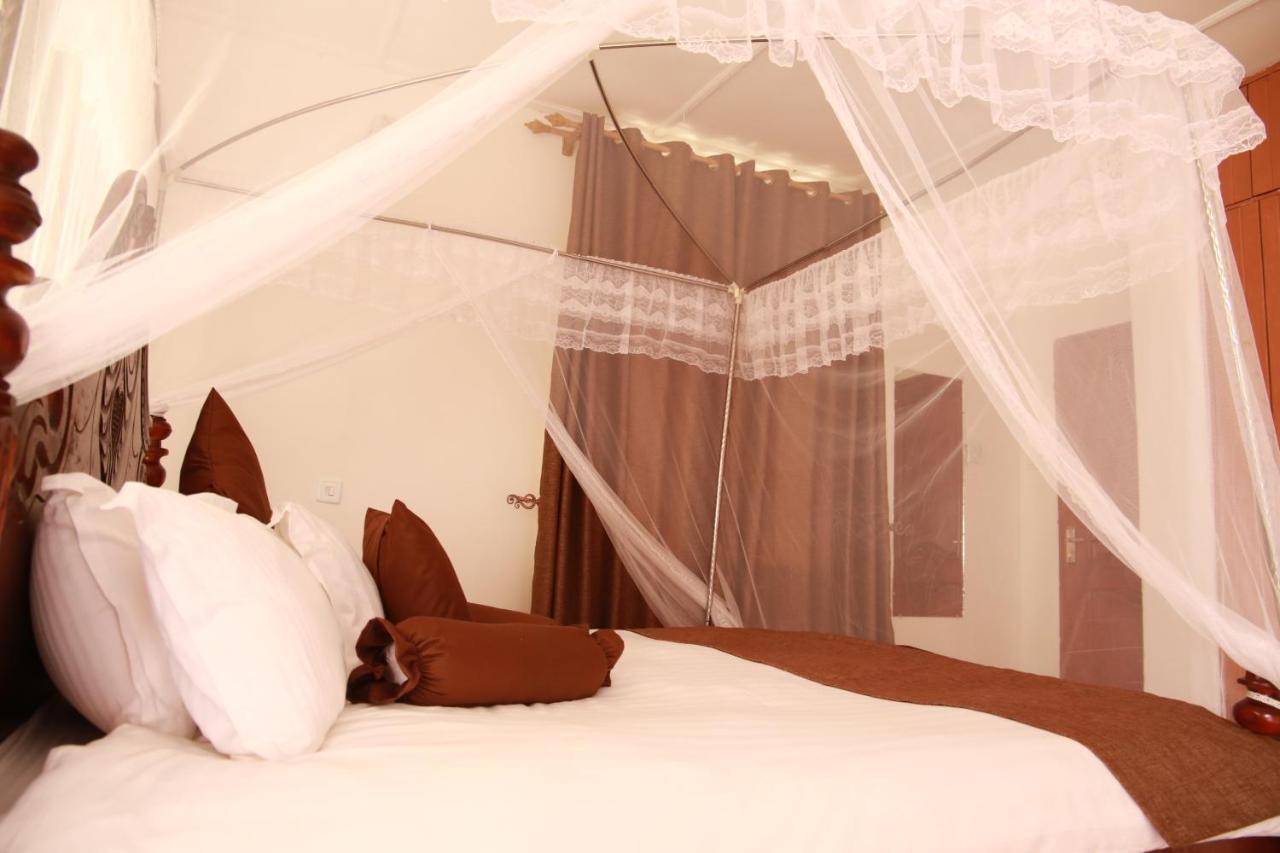 Riverside Resort Hotel Kabale Extérieur photo