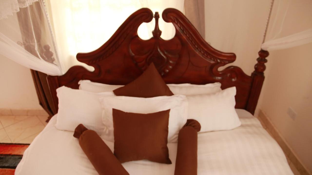 Riverside Resort Hotel Kabale Extérieur photo