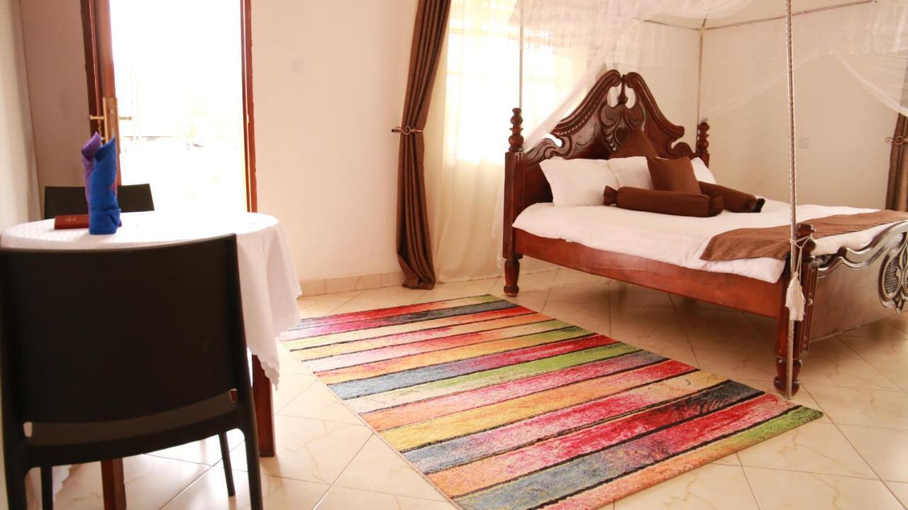 Riverside Resort Hotel Kabale Extérieur photo