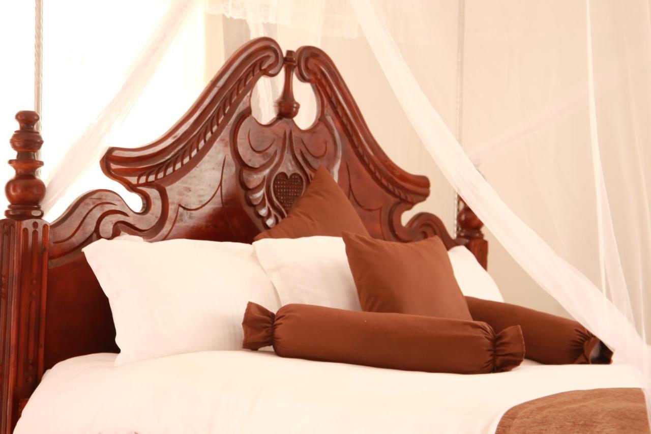Riverside Resort Hotel Kabale Extérieur photo